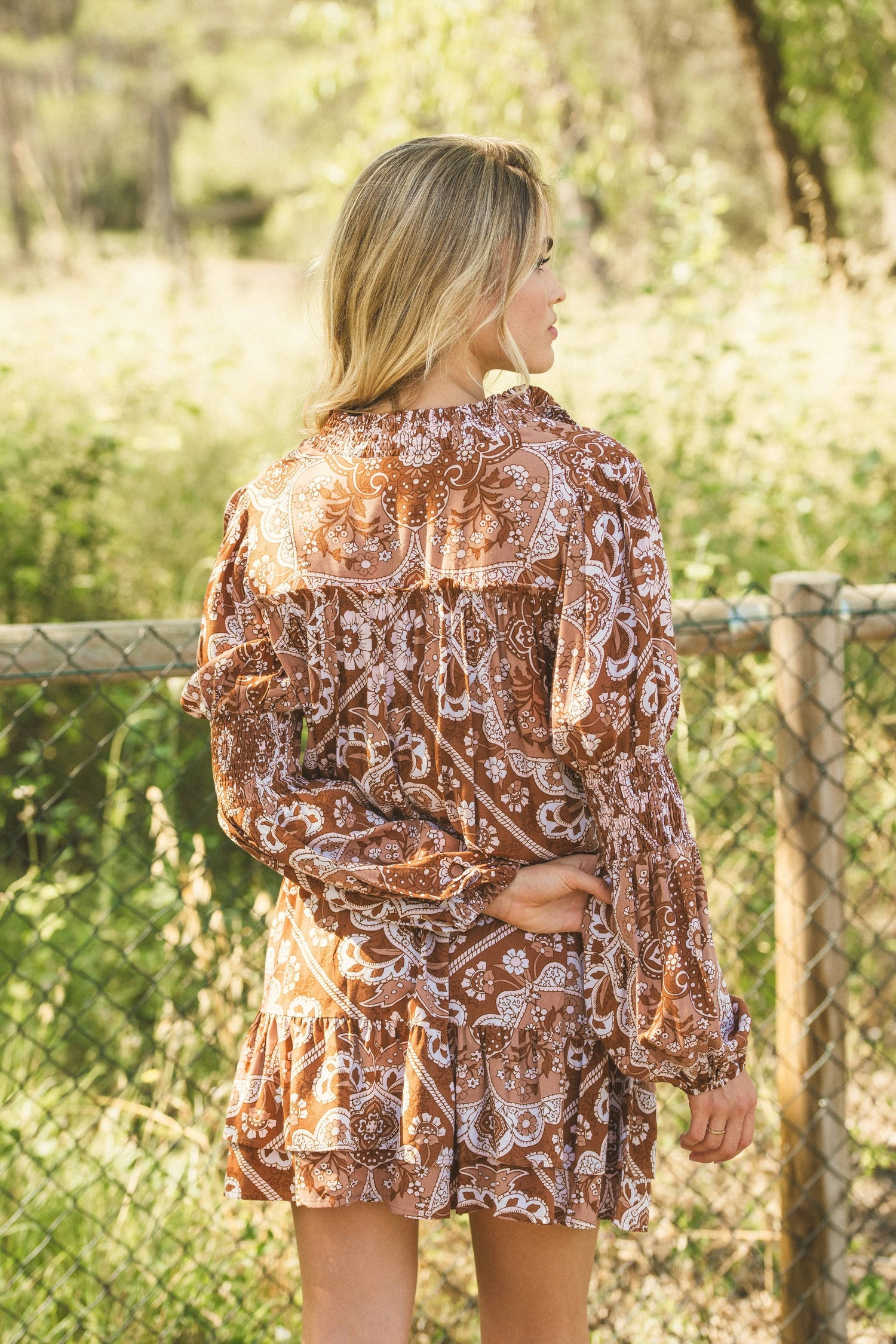 HEILIGENKLEID MIT UMBER-PRINT Jaase