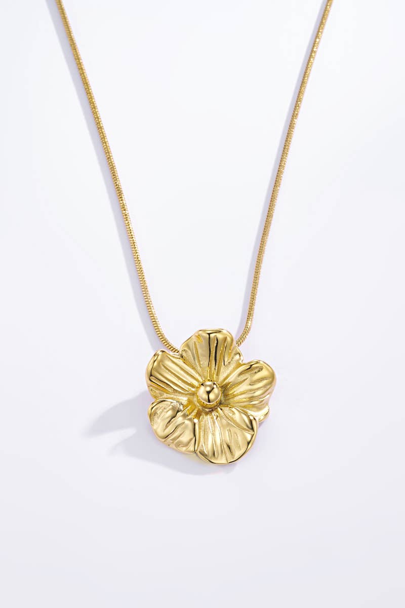Goldene Halskette mit großer Blumen-Anhänger, elegant und feminin BOHOMAR Studio