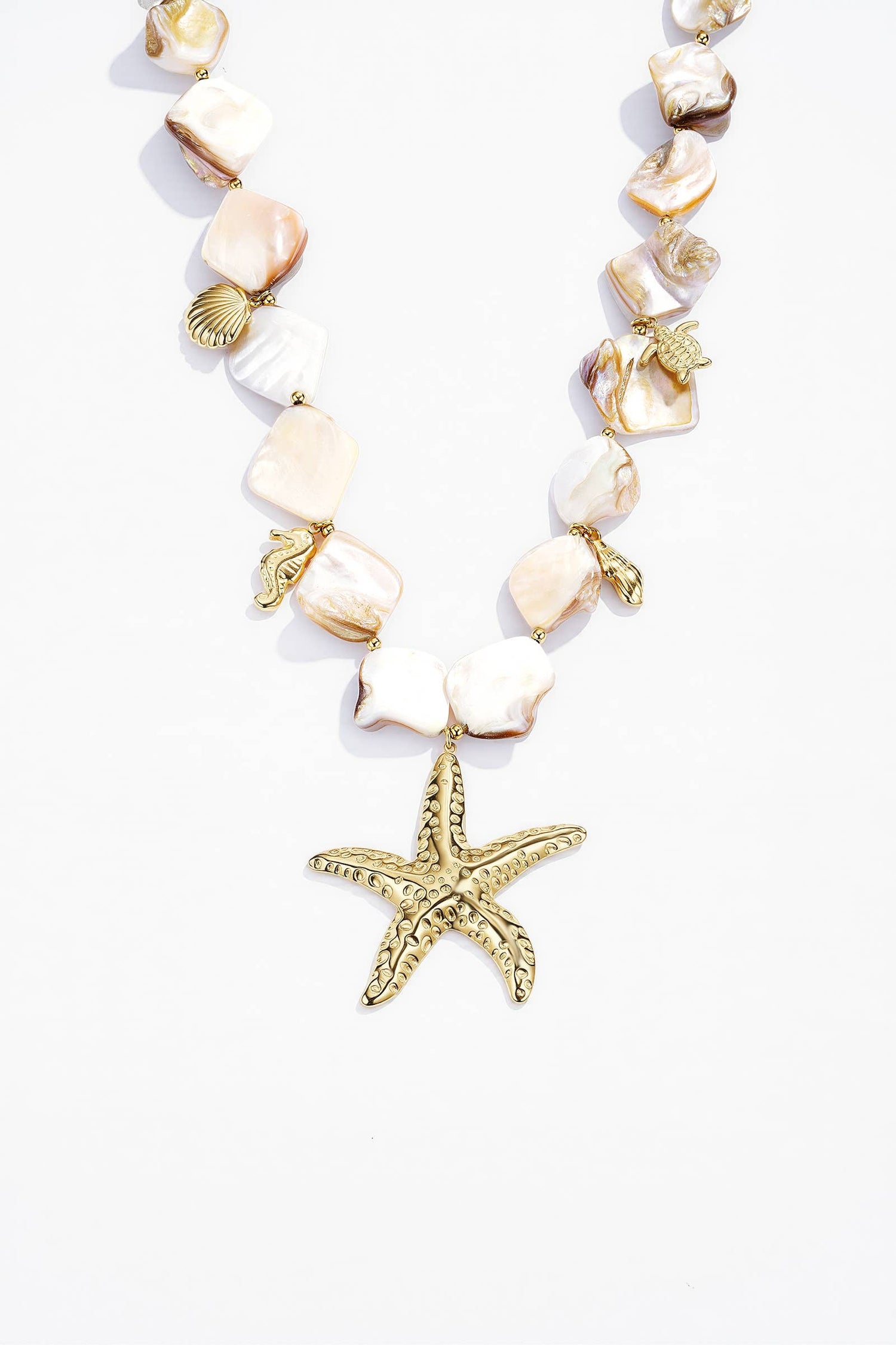 Bohomar Studio Perlmutt Statement Kette mit Seestern gold Boho Schmuck
